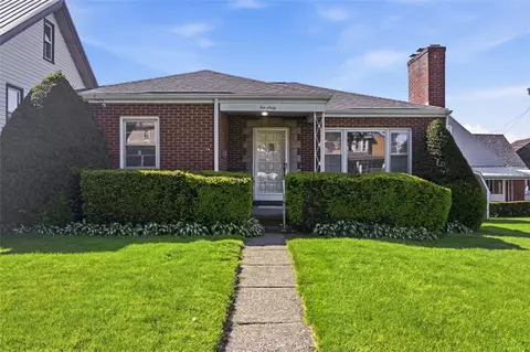 1060 Pacific Ave, Brackenridge, PA 15014