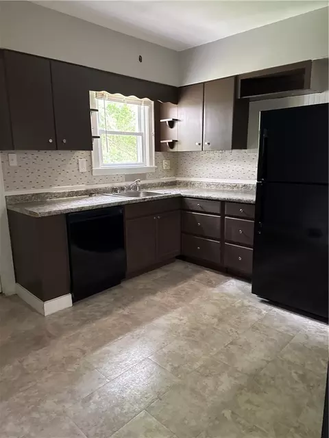 612 Hazel St, West Mifflin, PA 15122