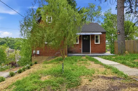 11 Lee Ave, Pittsburgh, PA 15221