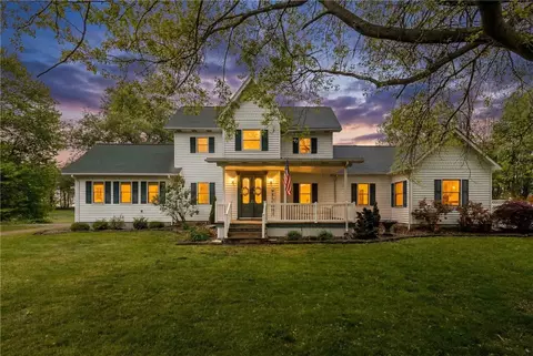 725 New Castle Mercer Rd, Mercer, PA 16137