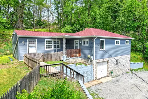2925 Sebolt Rd, South Park, PA 15129
