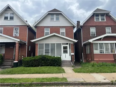 1127 Maplewood Ave, Ambridge, PA 15003