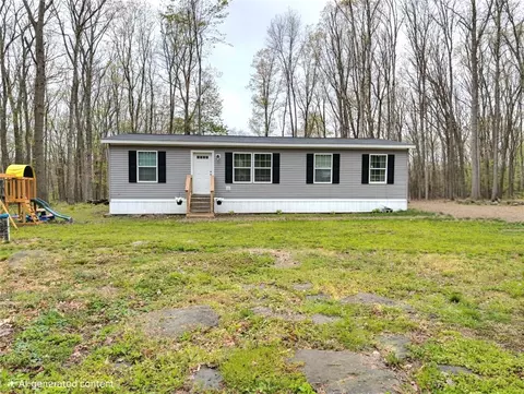 135 Mason St, Kennerdell, PA 16374