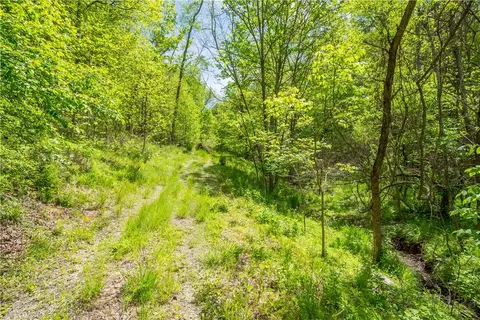 152 Chapel Hill Rd, Claysville, PA 15323
