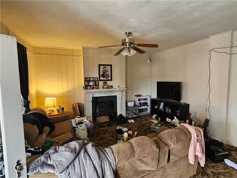 Living - 619 Chestnut St, Irwin, PA 15642 photo 2 of 2