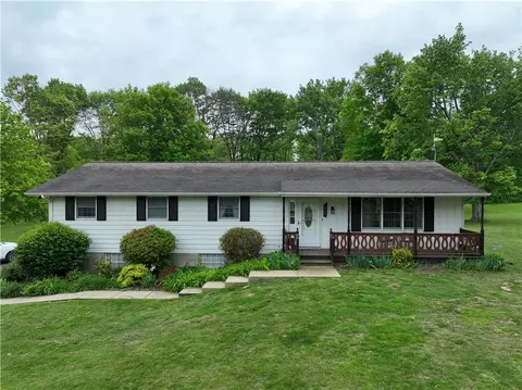 510 Mapletown Rd, Garards Fort, PA 15334