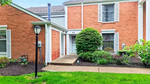 1818 Foxcroft Ln #802, Allison Park, PA 15101