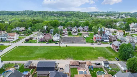 1129 Race St, Connellsville, PA 15425