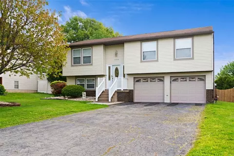 3103 Piney Bluff Dr, South Park, PA 15129