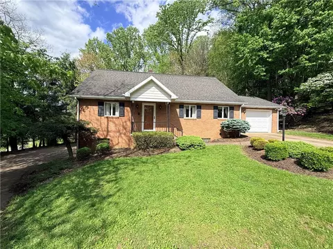 53 Vista Dr, Indiana, PA 15701