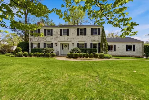 101 Fairlane Dr, Butler, PA 16001