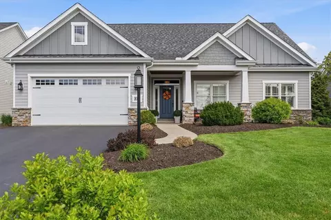 228 Indian Ridge Ln, Canonsburg, PA 15317