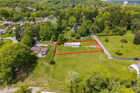 1310 Moreland Dr, Coraopolis, PA 15108