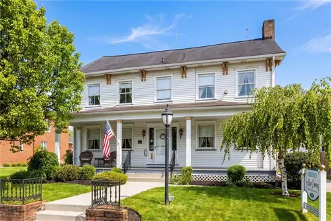310 E Grandview Ave, Zelienople, PA 16063