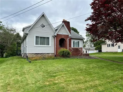 406 Service Ave, Sharon, PA 16146