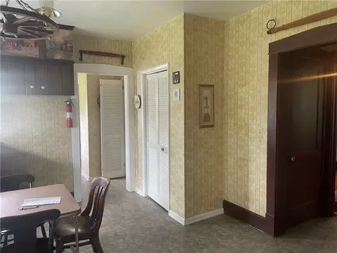 Entry Way - 1055 E Lake Rd, Transfer, PA 16154 photo 2 of 4