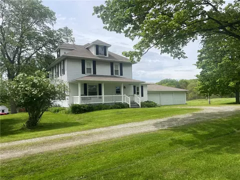Exterior - 1055 E Lake Rd, Transfer, PA 16154 photo 6 of 13