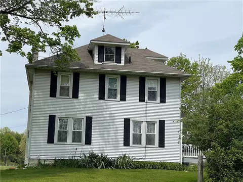 Exterior - 1055 E Lake Rd, Transfer, PA 16154 photo 7 of 13