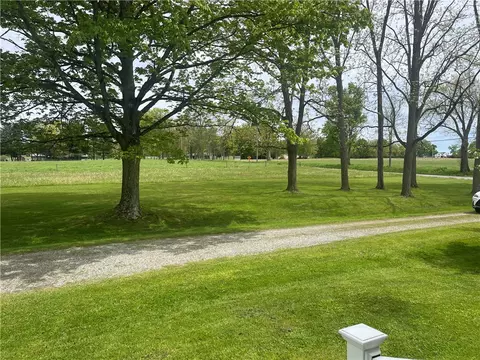 Exterior - 1055 E Lake Rd, Transfer, PA 16154 photo 11 of 13