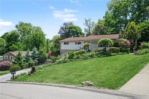 405 Peters Dr, Glenshaw, PA 15116