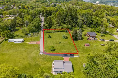 0 Moreland Dr, Coraopolis, PA 15108