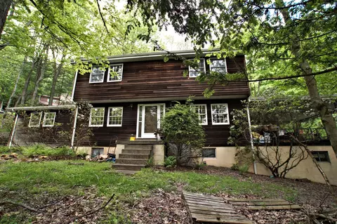 Undisclosed, Jeannette, PA 15644