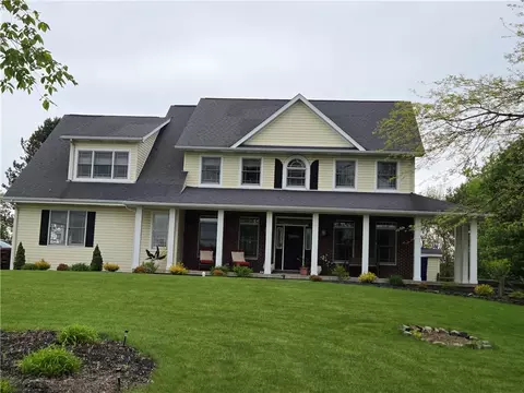 105 Cedar Dr, Slippery Rock, PA 16057