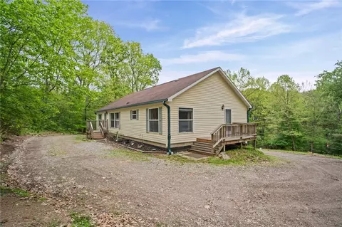 107 Erbes Ln, Mars, PA 16046
