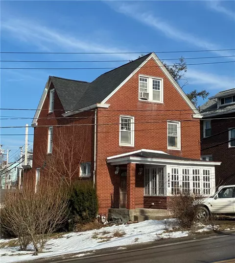 4647 W Run Rd, Pittsburgh, PA 15207