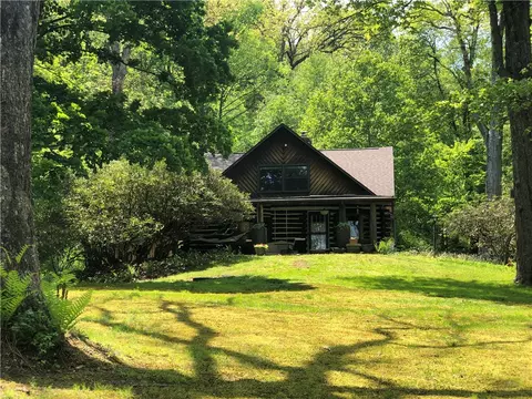 174 Lafayette Trl, Chalkhill, PA 15421