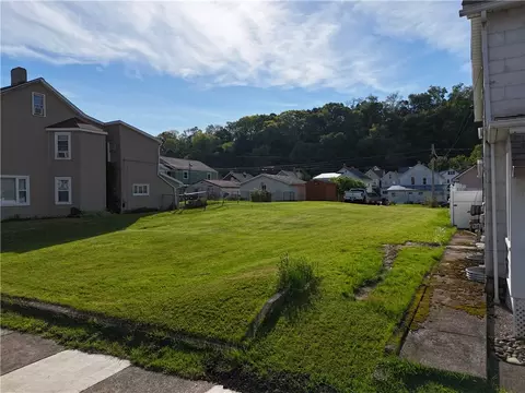 808-810 5th Ave, Ford City, PA 16226