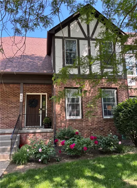 618 Kingsberry Cir, Pittsburgh, PA 15234