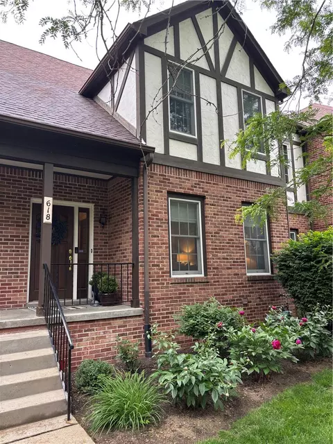 618 Kingsberry Cir, Pittsburgh, PA 15234