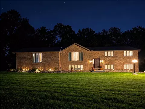 133 Woodcrest Rd, Butler, PA 16002
