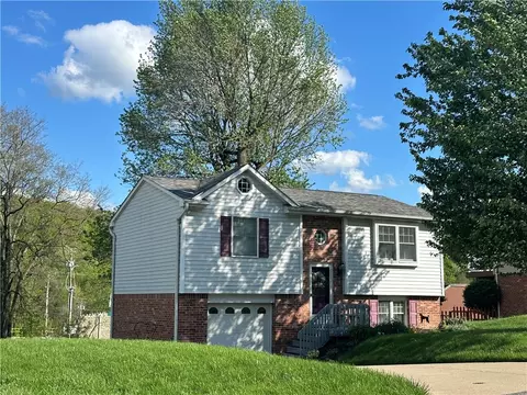 3126 School Pl, Finleyville, PA 15332