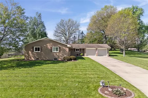 130 James Dr, Ellwood City, PA 16117