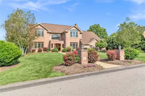 313 Stettler Dr, Clairton, PA 15025