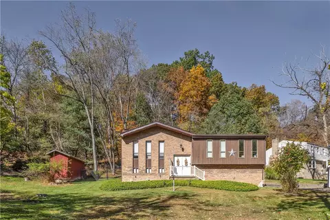 3230 Tarr Holw, Murrysville, PA 15668