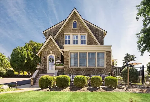 1138 Middle Rd, Glenshaw, PA 15116