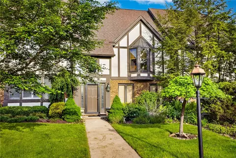 156 Shadow Ridge Dr, Pittsburgh, PA 15238