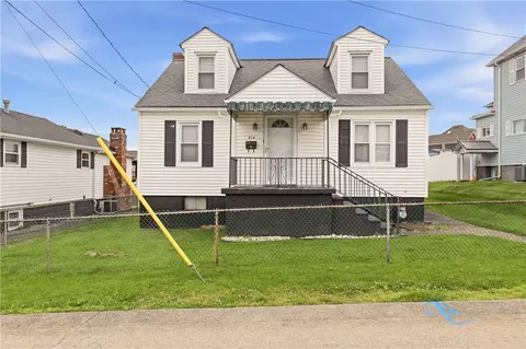 214 S Sycamore St, Mount Pleasant, PA 15666