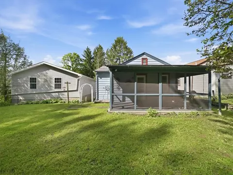 Exterior - 1306 Chapel Rd, Monaca, PA 15061 photo 4 of 5
