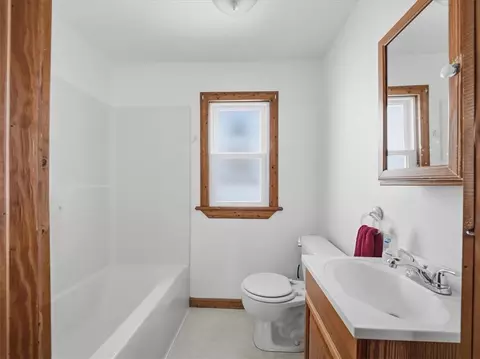 Bath - 1306 Chapel Rd, Monaca, PA 15061 photo 1 of 1