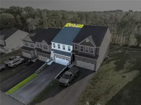 5005 Wellington Ct, Jeannette, PA 15644