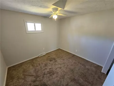 Bedroom - 1327 Pacific Ave, Monaca, PA 15061 photo 2 of 3