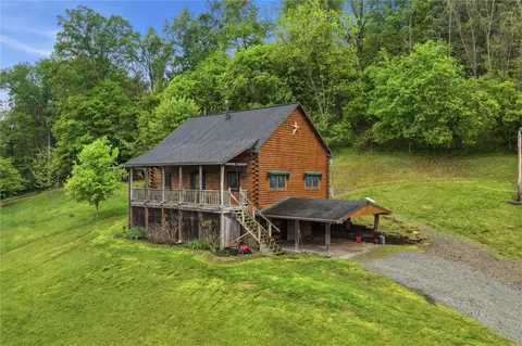 527 Little Creek Rd, Amity, PA 15311