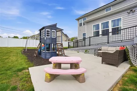 Exterior - 129 Olivia Ave, Mars, PA 16046 photo 6 of 8