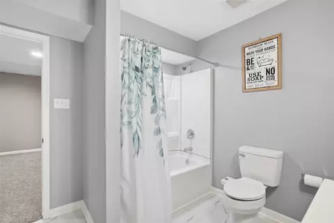 Bath - 129 Olivia Ave, Mars, PA 16046 photo 3 of 4