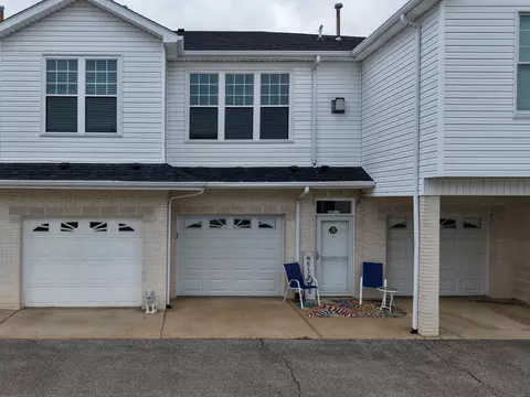227 Adams Pointe #3, Mars, PA 16046