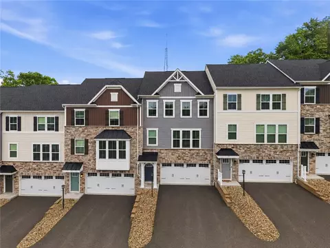 117 Moyer Hill Dr, Cranberry Township, PA 16066
